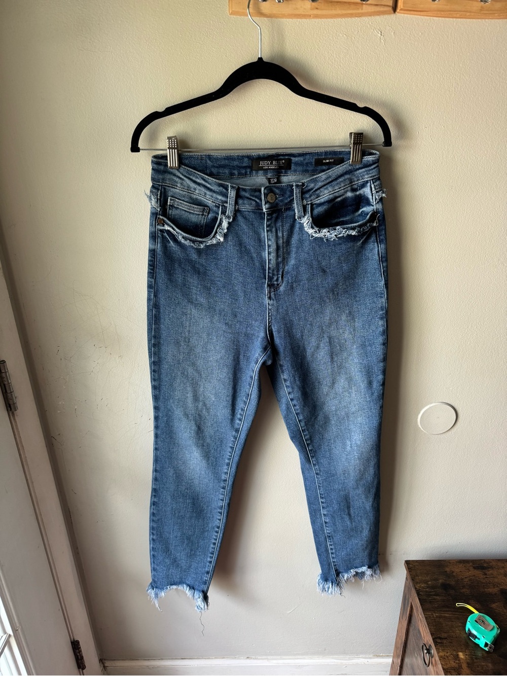 Judy Blue High Rise Slim Fit Fray Hem Jeans Pocket Detail Medium Wash 7/28